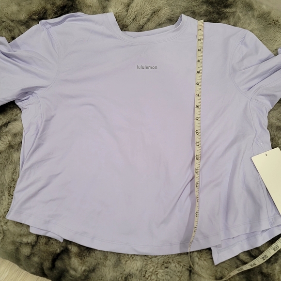 New LULULEMON Relaxed Fit  Pace Crush Cross-Back Graphic T-Shirt Size Small - Picture 10 of 17